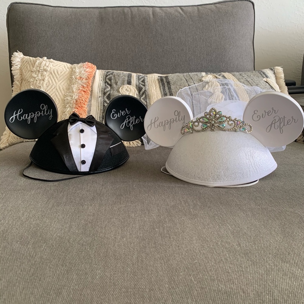Disney Mickey & Minnie just married hats